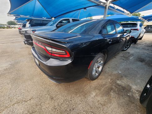 Used 2015 Dodge Charger SE w/ Sport Appearance Group RWD image 4