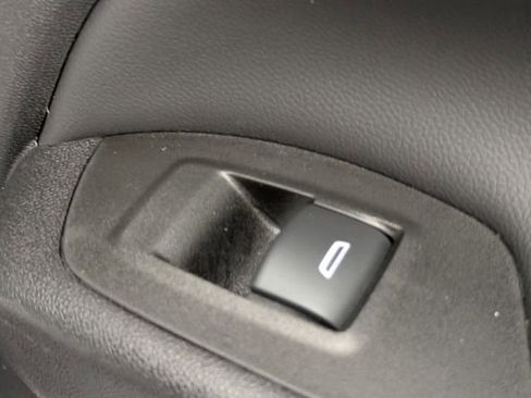 Certified 2024 Chevrolet Equinox LT FWD image 32