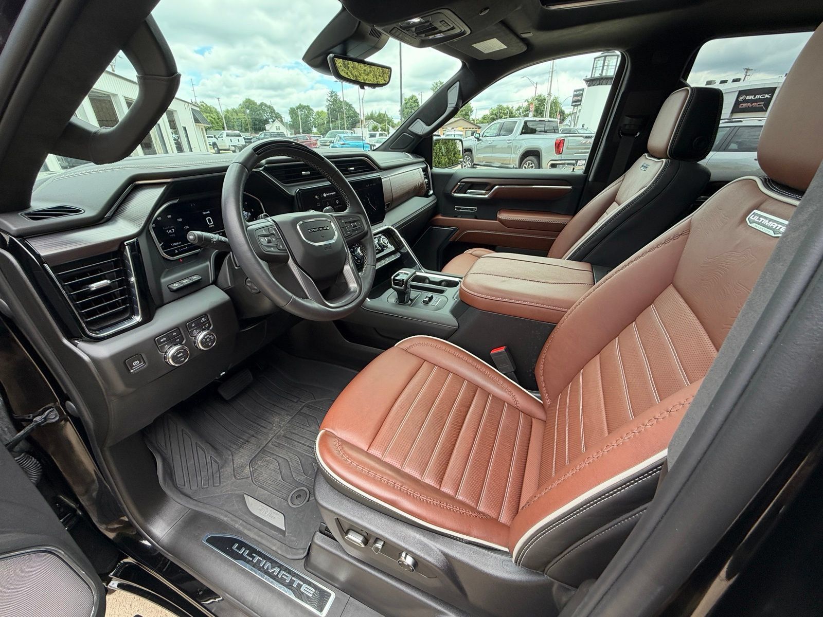 Used 2024 GMC Sierra 1500 Denali Ultimate AWD/4WD image 10