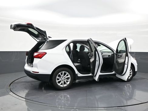 Used 2020 Chevrolet Equinox LS FWD image 29