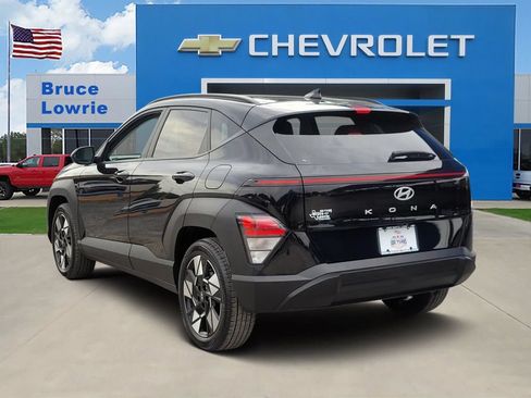 Used 2025 Hyundai Kona SEL FWD image 4