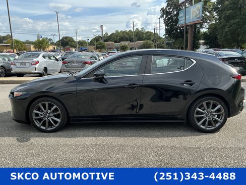 Used 2021 MAZDA MAZDA3 s FWD image 2