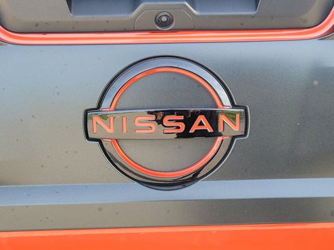 Certified 2025 Nissan Frontier PRO-4X w/ Pro Premium Package AWD/4WD image 11
