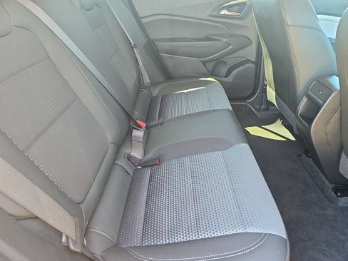 Used 2025 Chevrolet Trax LT w/ LT Convenience Package FWD image 15