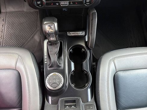 Used 2024 Ford Bronco Outer Banks AWD/4WD image 18