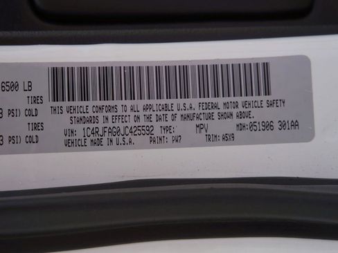 Used 2018 Jeep Grand Cherokee Laredo image 40