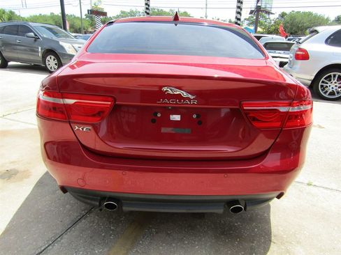 Used 2017 Jaguar XE Prestige RWD image 3