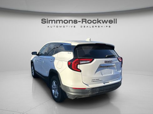 Used 2022 GMC Terrain SLE image 6