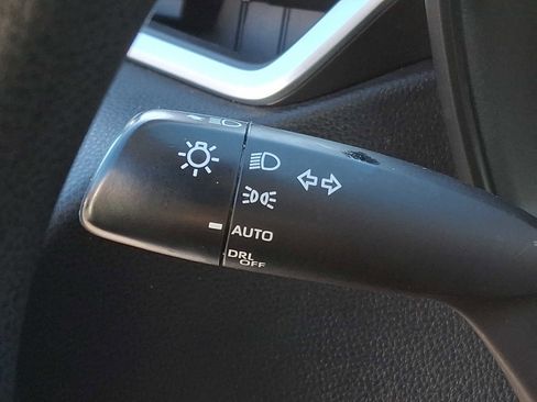 Used 2021 Toyota Corolla LE image 22