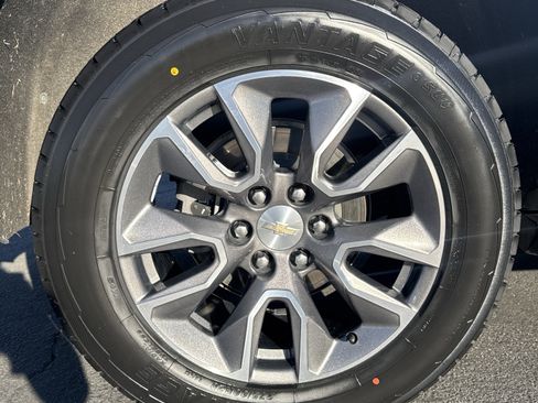 Used 2023 Chevrolet Suburban LS image 11