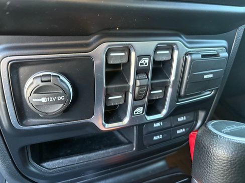 Used 2020 Jeep Gladiator Sport w/ Quick Order Package 24S image 26