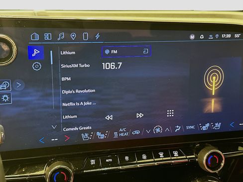 Used 2024 Chevrolet Blazer EV RS image 21