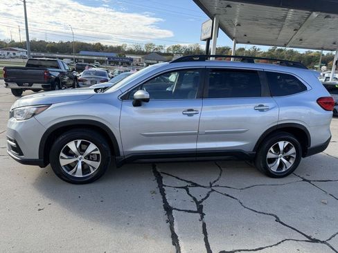 Used 2022 Subaru Ascent Premium w/ Convenience Package AWD/4WD image 4