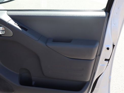 Used 2019 Nissan Frontier SV AWD/4WD image 10