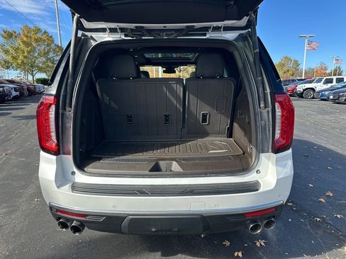 Used 2023 GMC Yukon Denali image 9