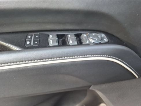 Certified 2022 Cadillac Escalade Luxury AWD/4WD image 15