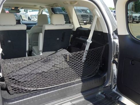 Used 2023 Lexus GX 460 Premium AWD/4WD image 12