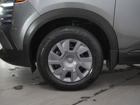 Used 2025 Nissan Kicks S FWD image 28
