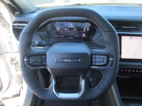 New 2026 Jeep Cherokee Overland w/ Trailer Tow Group AWD/4WD image 19