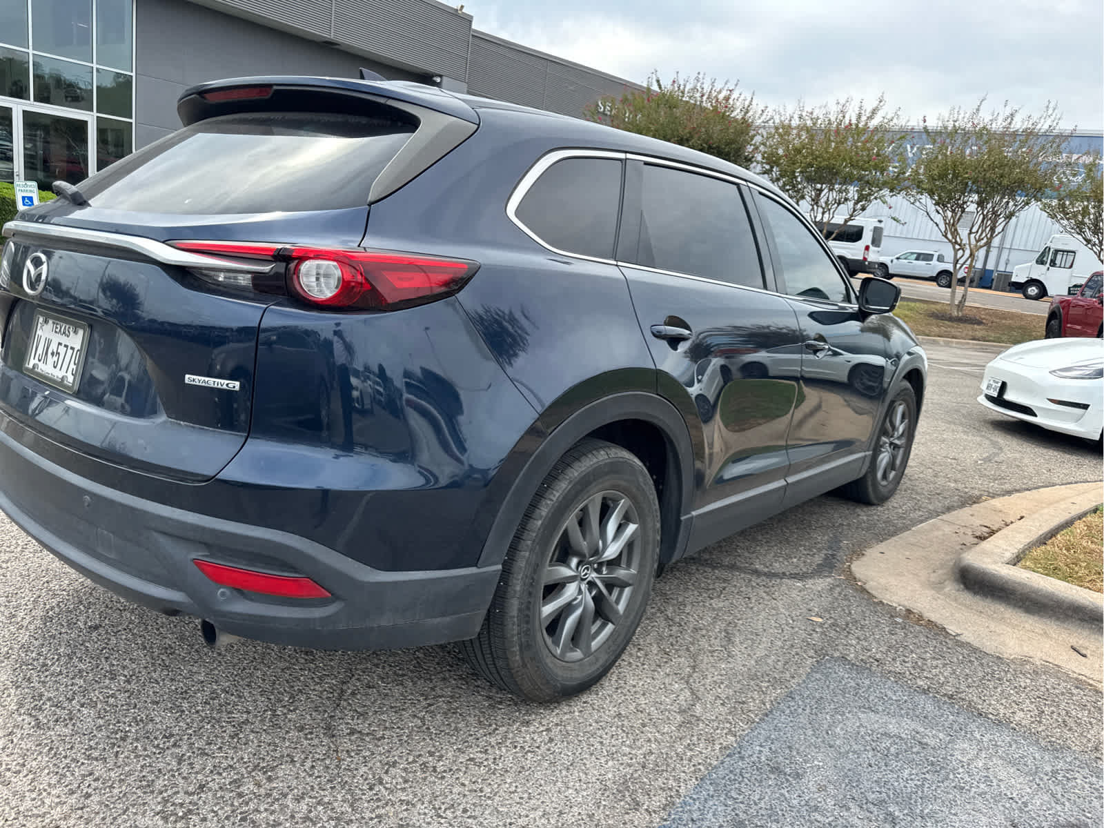 Used 2021 MAZDA CX-9 Touring w/ Touring Premium Package FWD image 3