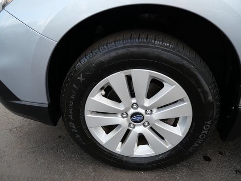 Used 2017 Subaru Outback 2.5i Premium AWD/4WD image 36
