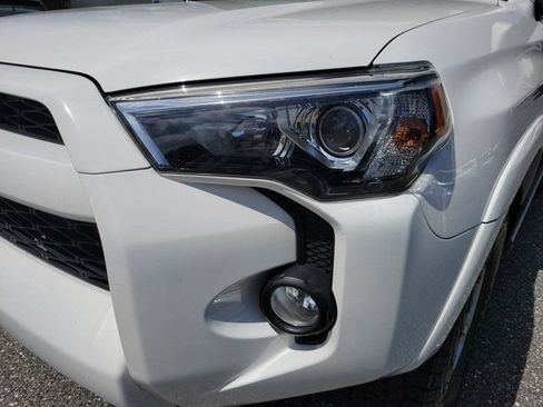 Used 2019 Toyota 4Runner SR5 AWD/4WD image 16