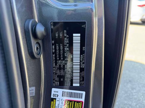 Used 2025 Toyota Sienna LE AWD/4WD image 13
