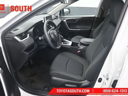Used 2023 Toyota RAV4 LE FWD image 9