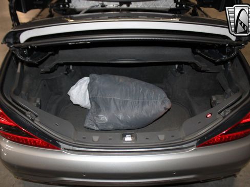 Used 2011 Mercedes-Benz SL 550 image 26