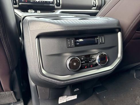 New 2026 Ford Expedition Platinum w/ Platinum Ultimate Package AWD/4WD image 17
