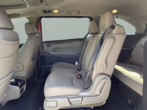 Certified 2024 Honda Odyssey Touring image 14