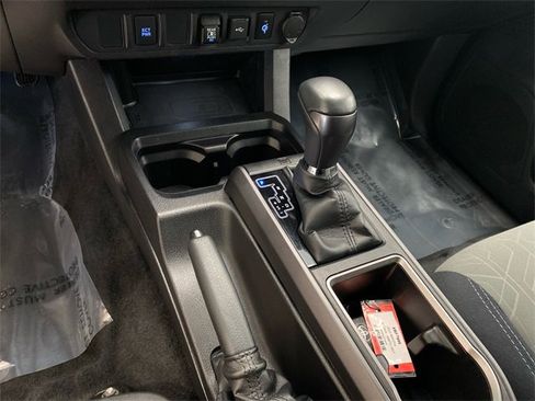 Used 2021 Toyota Tacoma TRD Off-Road image 22