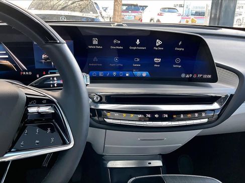 Used 2025 Cadillac Lyriq Sport image 6