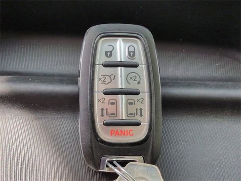 Certified 2021 Chrysler Voyager Lxi image 31