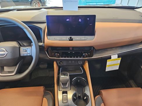 New 2026 Nissan Rogue Platinum w/ Platinum Premium Package image 18