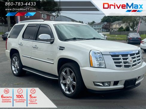 Used 2014 Cadillac Escalade Luxury image 1