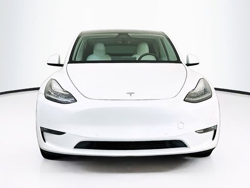 Used 2022 Tesla Model Y Long Range image 2