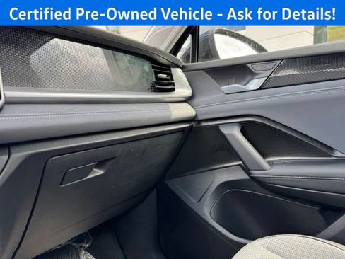 Certified 2026 Volkswagen Tiguan SE w/ Panoramic Sunroof Package AWD/4WD image 17