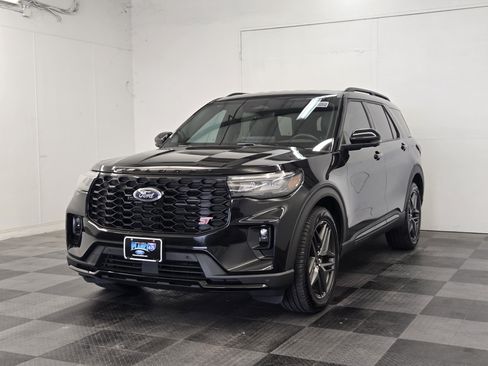 Certified 2025 Ford Explorer ST AWD/4WD image 4