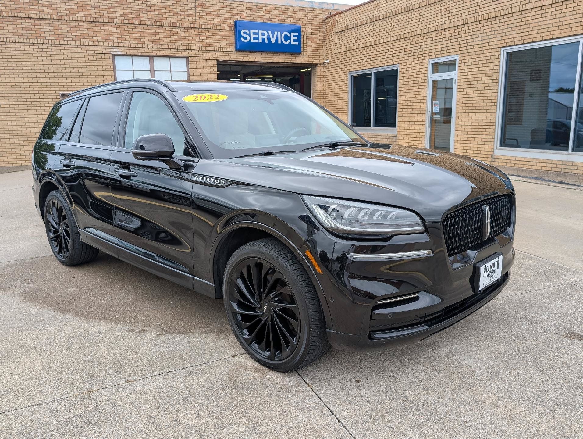 Used 2022 Lincoln Aviator Reserve w/ Equipment Group 201A AWD/4WD image 4