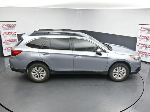 Used 2017 Subaru Outback 2.5i Premium AWD/4WD image 17