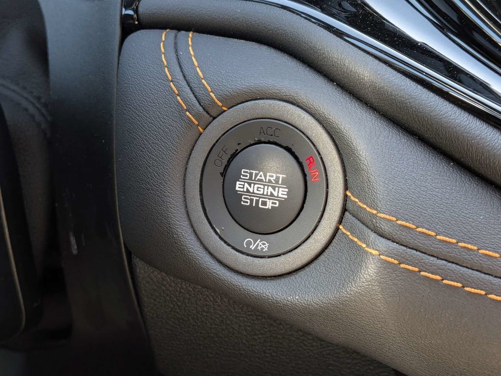 Used 2023 Dodge Durango R/T RWD image 28