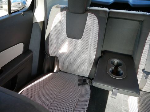 Used 2016 Chevrolet Equinox LT w/ Convenience Package image 12