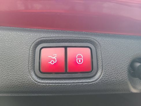 Used 2017 Mercedes-Benz E 300 image 21