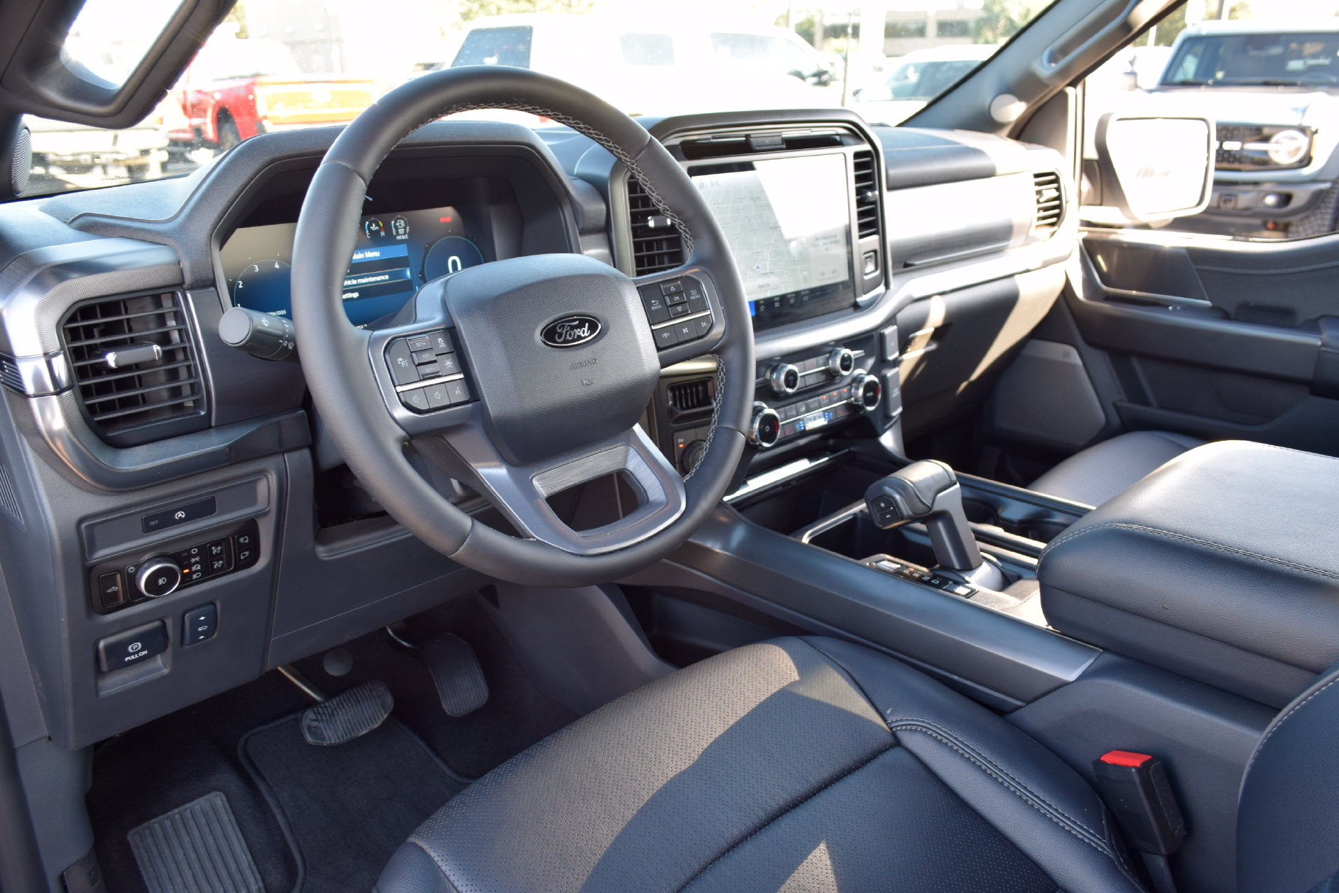 Used 2025 Ford F150 Lariat AWD/4WD image 16