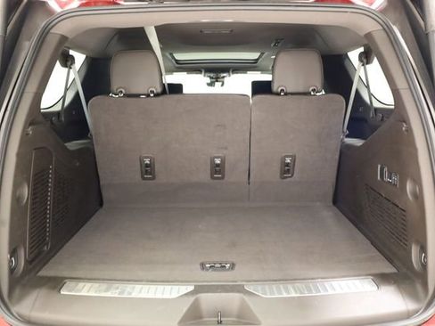 Used 2024 GMC Yukon XL Denali w/ Advanced Technology Package image 33