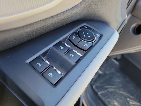 New 2026 Ford Expedition Active image 14