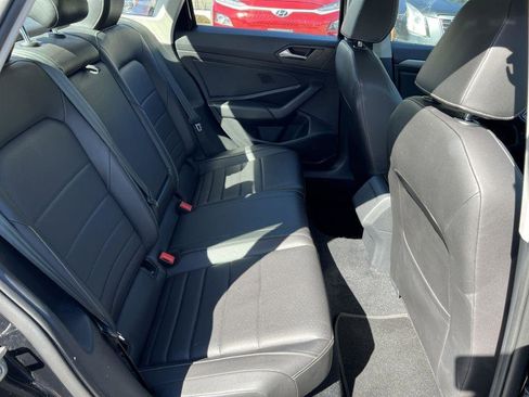 Used 2021 Volkswagen Jetta SE FWD image 11