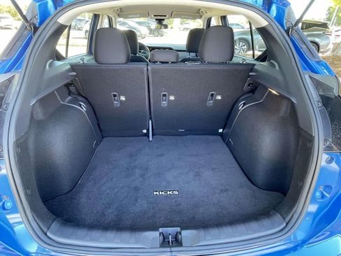 Used 2025 Nissan Kicks Play S image 9