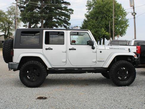 Used 2007 Jeep Wrangler Unlimited Sahara w/ Dual Top Group image 6